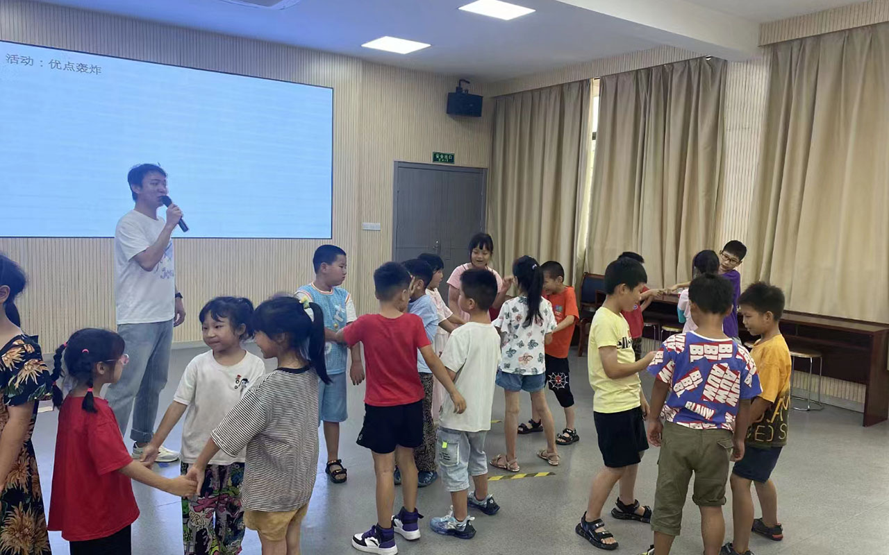 扶绥龙观乡中心学校